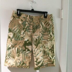 Women’s Tropical Print Cargo Shorts - Green/Tan